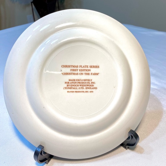 Vintage PLATE “CHRISTMAS ON THE FARM" Avon Plate Series First 1st Edition 1973 - Picture 4 of 4
